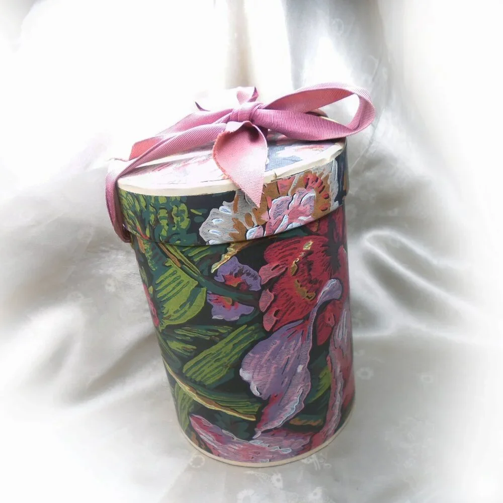 Vintage Wallpaper Storage Box, Super Retro